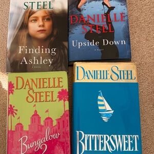Danielle Steel Novel Set - Vibrant Covers